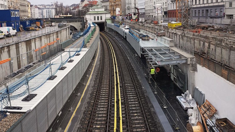 U4 Pilgramgasse: Construction work along underground tracks