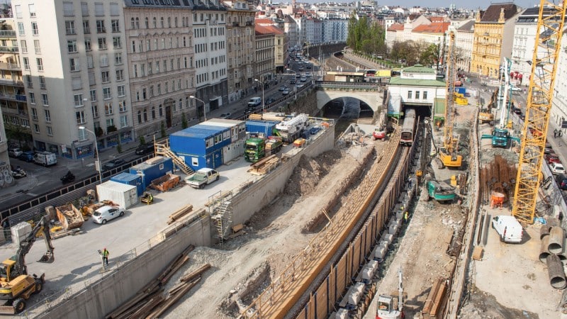 U4 Pilgramgasse: großräumige Bauarbeiten im U-Bahn-Schacht