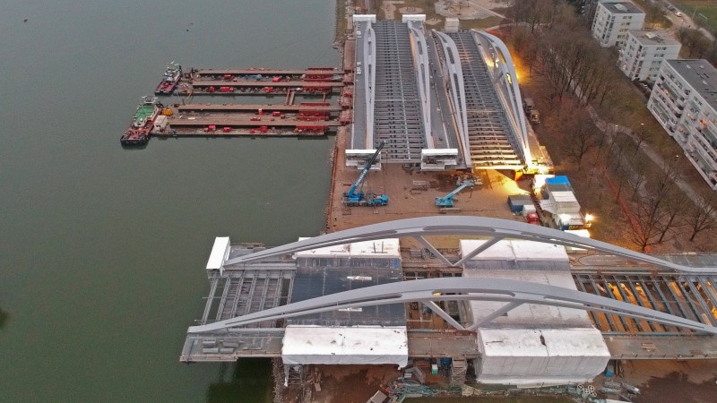 Neue Donaubrücke Linz - 22.2.2021 - das erste Brückenteil steht in den Startlöchern © Gregor Hartl