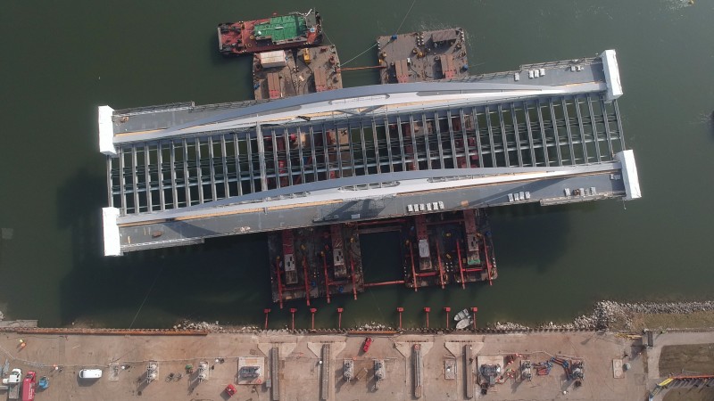 Neue Donaubrücke Linz - 23.2.2021 - Drehen des ersten Brückenteils © Gregor Hartl
