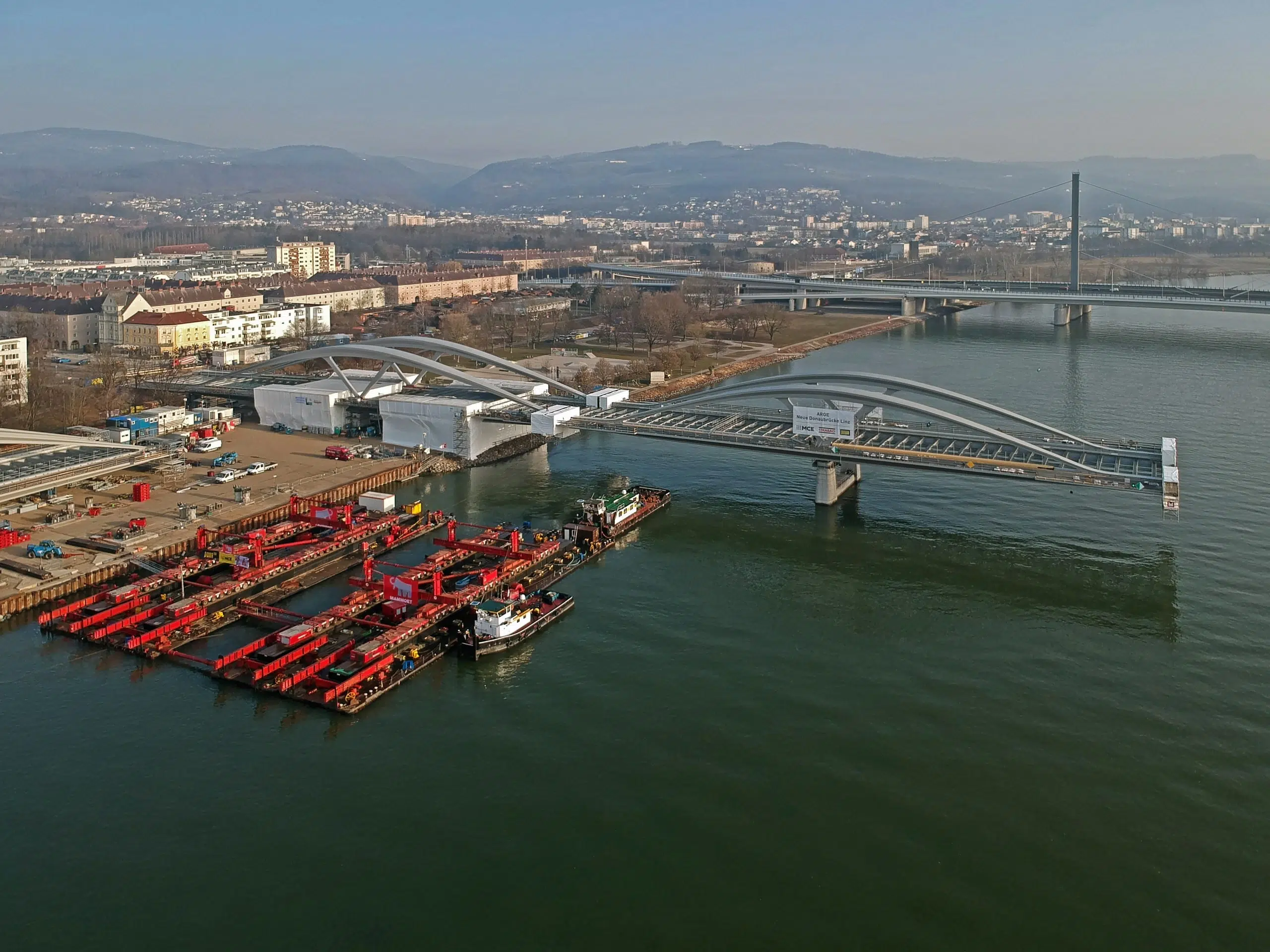 Neue Donaubrücke Linz 1