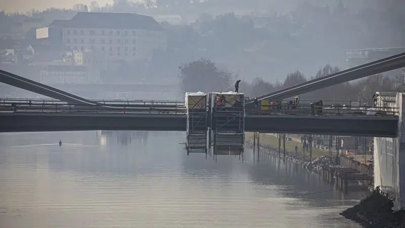 Neue Donaubrücke Linz - 24.2.2021 - Anschluss erster Brückenteil © Gregor Hartl