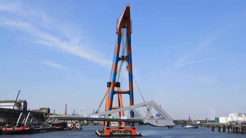 MCE Retheklappbrücke, Swimming in a part of the bridge © MCE GmbH