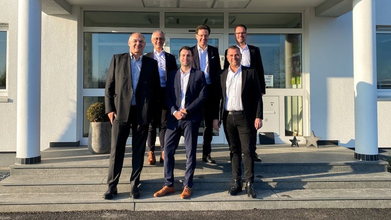 HABAU GROUP takes over the German Schick Group. Left to right: Karl Steinmayr, CFO of the HABAU GROUP; Edgar Endres, Managing Director of the Schick Group; Markus Schmitt, Commercial Director of the Schick Group; Hubert Wetschnig, CEO of the HABAU GROUP; Anton Schick, Shareholder and Managing Directors of the Schick Group; Stefan Falkenberg, Managing Director of the Schick Group. © Marketing | Schick Group