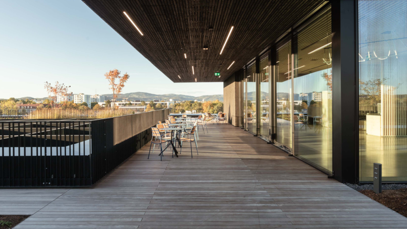 View of HAB25 - rooftop terrace with a fantastic view of Linz (c) Jürgen Grünwald