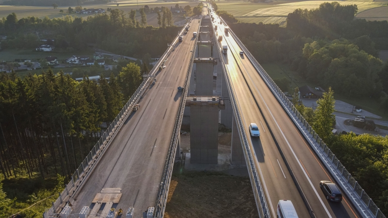 Querverschub Aurachbrücke © Gregor Hartl / HABAU GROUP